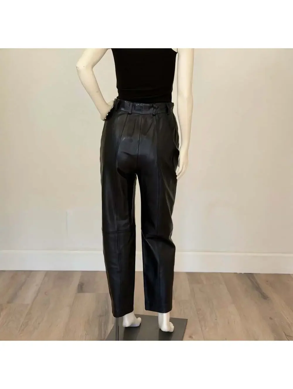 Escada - Picture 6 of 9